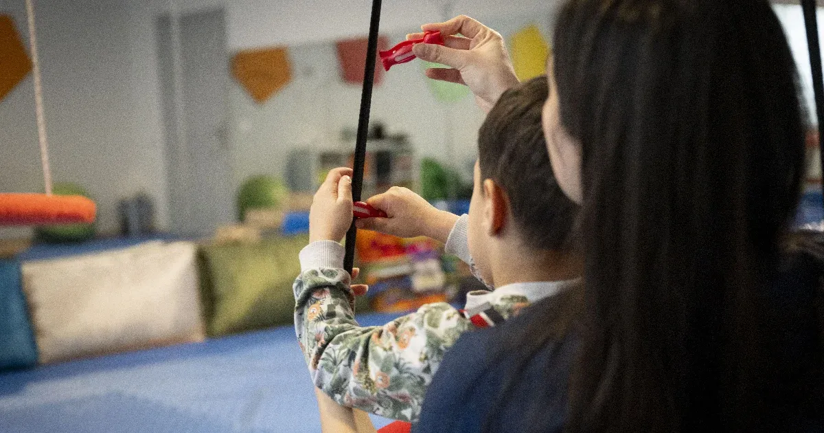 Minden 127 emberből egyet érint az autizmus spektrumzavar borító